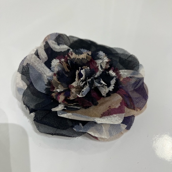 Vintage Chanel Brooch - Picture 4 of 14